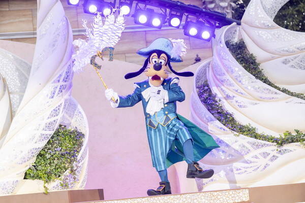 ミッキーが“世界のダンスと音楽の祭典”を開催！東京ディズニーシー新ショー「ダンス・ザ・グローブ！」が開幕