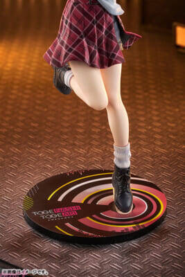 アニメ『ガールズバンドクライ』井芹仁菜が第5話LIVEで印象的だった【不登校Tシャツ】姿でフィギュア化！ 胸元の特徴的な文字プリントも印刷で再現