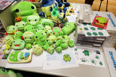 かわいい「たまごっち」たちの姿や開発秘話＆30周年アートはファン必見！ 「30周年記念 大たまごっち展」会場の様子を写真でお届け