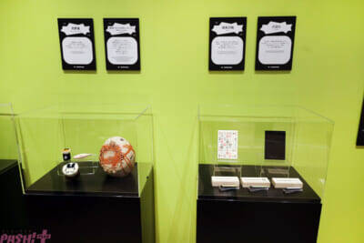 かわいい「たまごっち」たちの姿や開発秘話＆30周年アートはファン必見！ 「30周年記念 大たまごっち展」会場の様子を写真でお届け