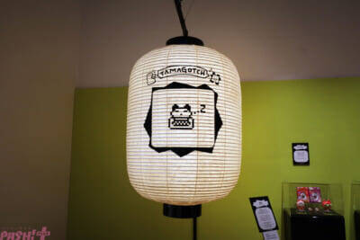 かわいい「たまごっち」たちの姿や開発秘話＆30周年アートはファン必見！ 「30周年記念 大たまごっち展」会場の様子を写真でお届け