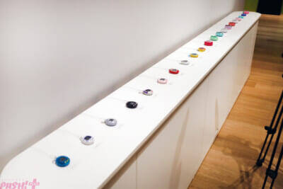 かわいい「たまごっち」たちの姿や開発秘話＆30周年アートはファン必見！ 「30周年記念 大たまごっち展」会場の様子を写真でお届け