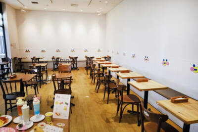 かわいい「たまごっち」たちの姿や開発秘話＆30周年アートはファン必見！ 「30周年記念 大たまごっち展」会場の様子を写真でお届け