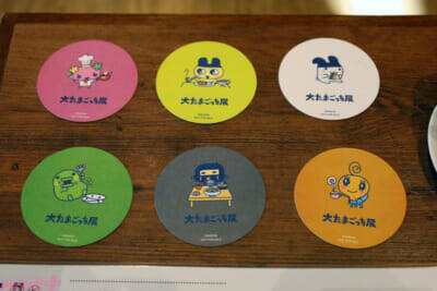 かわいい「たまごっち」たちの姿や開発秘話＆30周年アートはファン必見！ 「30周年記念 大たまごっち展」会場の様子を写真でお届け