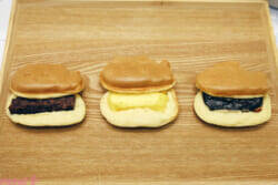 【ちいかわ】見て楽しめる店内や新しいお味のピスタチオなども注目！ 「ちいかわ焼き イオンモール幕張新都心店」の魅力を写真でお届け