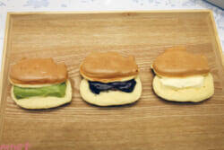 【ちいかわ】見て楽しめる店内や新しいお味のピスタチオなども注目！ 「ちいかわ焼き イオンモール幕張新都心店」の魅力を写真でお届け