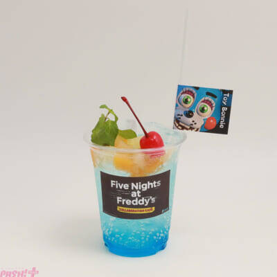 【FNAF】フレディファズベアーズピザやチカのケーキも登場！ 大人気ホラゲー『Five Nights at Freddy’s』日本初のコラボカフェ＆POP-UP SHOPが開催決定