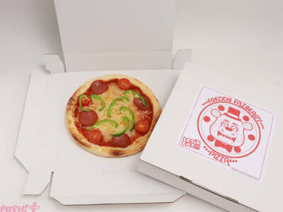 【FNAF】フレディファズベアーズピザやチカのケーキも登場！ 大人気ホラゲー『Five Nights at Freddy’s』日本初のコラボカフェ＆POP-UP SHOPが開催決定