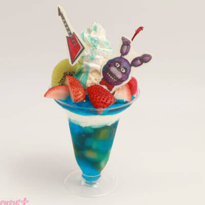 【FNAF】フレディファズベアーズピザやチカのケーキも登場！ 大人気ホラゲー『Five Nights at Freddy’s』日本初のコラボカフェ＆POP-UP SHOPが開催決定