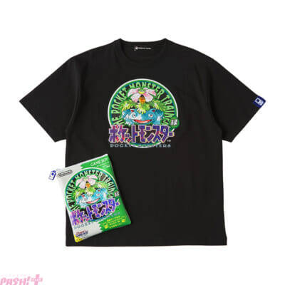 『ポケモン』シリーズ歴代ゲームソフトのパッケージがTシャツやサコッシュ、キーホルダーになって登場！ ポケモンセンターオンラインで30周年記念グッズが発売