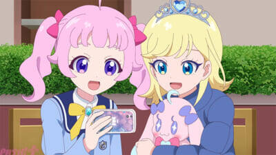 アニメ『ひみつのアイプリ』ひまりは自分が監督になりプロモーションビデオを作ると宣言するが…？ 第90話「みつきちゃんがいっぱい」あらすじ＆先行カット