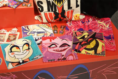 アニメ『ハズビン・ホテルへようこそ』ぽってりぷにぷになチャーリーたちのかわいい新グッズは必見！ フォトスポットや直筆サイン入りポスターも要チェックなPOP UP SHOPの様子を写真でお届け