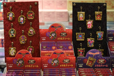 アニメ『ハズビン・ホテルへようこそ』ぽってりぷにぷになチャーリーたちのかわいい新グッズは必見！ フォトスポットや直筆サイン入りポスターも要チェックなPOP UP SHOPの様子を写真でお届け