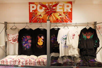 アニメ『ハズビン・ホテルへようこそ』ぽってりぷにぷになチャーリーたちのかわいい新グッズは必見！ フォトスポットや直筆サイン入りポスターも要チェックなPOP UP SHOPの様子を写真でお届け