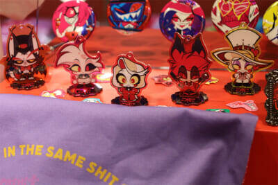 アニメ『ハズビン・ホテルへようこそ』ぽってりぷにぷになチャーリーたちのかわいい新グッズは必見！ フォトスポットや直筆サイン入りポスターも要チェックなPOP UP SHOPの様子を写真でお届け