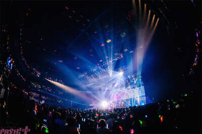 「クロノヴァ」初ツアーファイナルで第1章の集大成を刻み、新章へ―― 『Chrono▷◀Reverse 1st Live Tour「Rise of Re:Virth」』写真＆セトリ付きレポートが到着