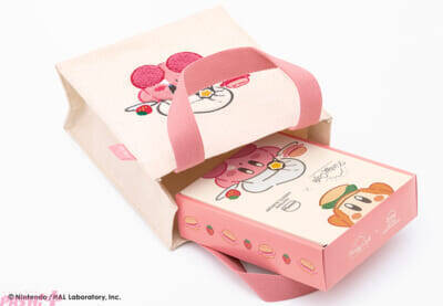 ふわふわ刺繍のカービィがかわいい！ 大人気の『カービィのストロベリーバーガー』にスクエアトートバッグセットが登場