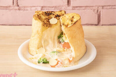 【ちいかわ】「ちいかわベーカリー」にちいかわとハチワレのお誕生日を記念したかわいいなパンが登場！