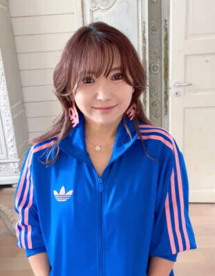 累計1,000万部『快感フレーズ』の新條まゆさんがVライバーデビュー!? 自身の描き下ろしイラストで12/28に「IRIAM」にて初配信