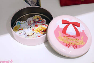 『くまクマ熊ベアー』『ワンオペ解雇』『イケナイ教』『バカふり』『私の心はおじさんである』の等身大アクリルスタンドはファン必見！ 人気5作品で「PASH! BOOKS」の10周年を祝うPOP UP SHOPの様子をお届け