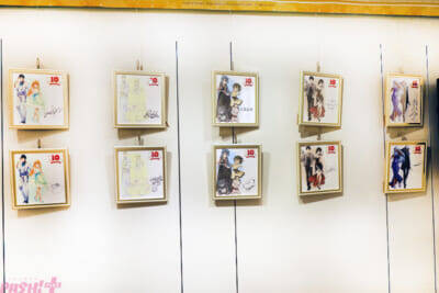 『くまクマ熊ベアー』『ワンオペ解雇』『イケナイ教』『バカふり』『私の心はおじさんである』の等身大アクリルスタンドはファン必見！ 人気5作品で「PASH! BOOKS」の10周年を祝うPOP UP SHOPの様子をお届け