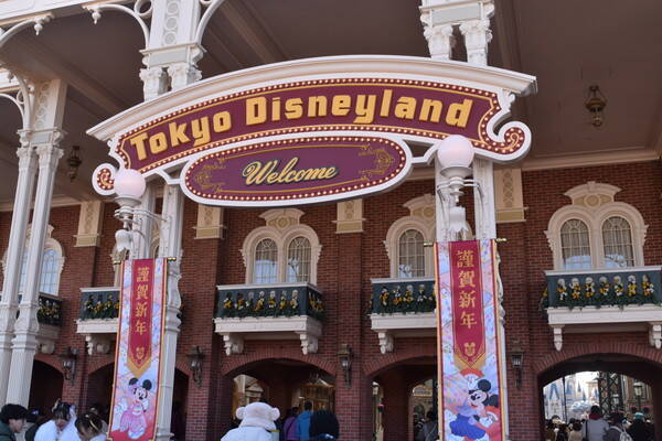 和装姿のミッキーたちが新年のご挨拶！東京ディズニーランドのお正月が今年も可愛い！