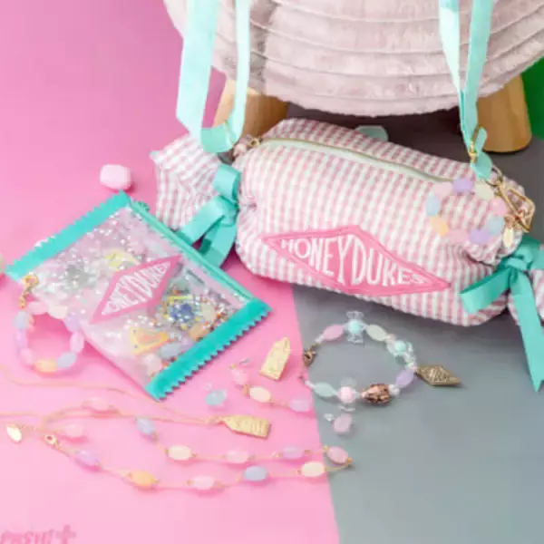 「ハリー・ポッター マホウドコロ」色彩豊かでポップなアイテムは超カワイイ！ 「ハニーデュークス」のお菓子をイメージした新商品が登場