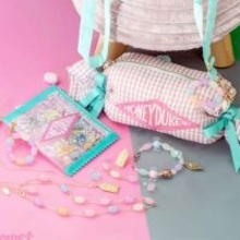 「ハリー・ポッター マホウドコロ」色彩豊かでポップなアイテムは超カワイイ！ 「ハニーデュークス」のお菓子をイメージした新商品が登場