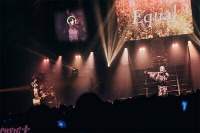 「いれいす」初兎が2度目のソロワンマンで描く王座と覚悟！ 豊洲PITを“最後の楽園”へ誘った『初兎 2ndワンマンライブ -LAST EDEN-』写真付きレポートが到着