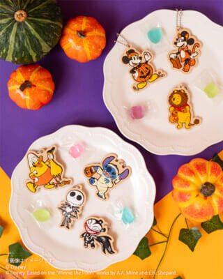 【ディズニー】お菓子やカボチャモチーフの仮装をしたミッキーたちがかわいい！ Happyくじ『Disney ハロウィン 2026』が10月2日より発売