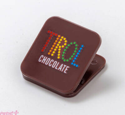 『チロルチョコ』が便利でかわいいステーショナリーに！ 『チロルチョコ ステーショナリーセット BOOK』12月25日発売。ロングセラー商品・コーヒーヌガーの缶ケースなど豪華な7点セット