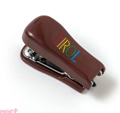 『チロルチョコ』が便利でかわいいステーショナリーに！ 『チロルチョコ ステーショナリーセット BOOK』12月25日発売。ロングセラー商品・コーヒーヌガーの缶ケースなど豪華な7点セット