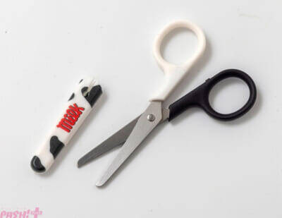 『チロルチョコ』が便利でかわいいステーショナリーに！ 『チロルチョコ ステーショナリーセット BOOK』12月25日発売。ロングセラー商品・コーヒーヌガーの缶ケースなど豪華な7点セット