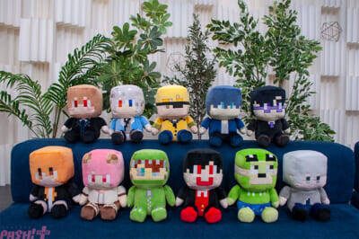 【からぴち】「カラフルピーチ」ファンおなじみのマインクラフトスキンが新しい公式グッズとして登場！ かわいいぬいぐるみやステッカ－11種セットなどがラインナップ
