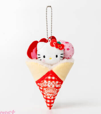 【サンリオ】マリオンクレープに包まれたハローキティがかわいすぎる…！ “ぬい活”にもピッタリのチャームが付属するコラボBOOKが3種類で発売