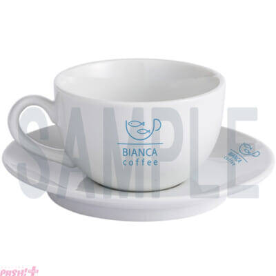 『アクアリウムは踊らない』2周年記念！ タニタコーヒーとのコラボ商品や記念グッズが発売。イラスト内でスーズが着用しているエプロンやコーヒーカップ＆ソーサーを商品化