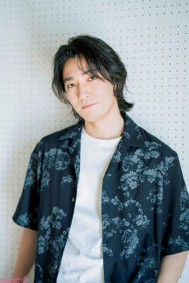 累計発行150万部突破の人気バトルハイファンタジー『魔女と傭兵』がTVアニメ化！ ジグ＝クレイン役は坂泰斗さん、シアーシャ役は早見沙織さんに決定