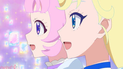 アニメ『ひみつのアイプリ』みつきとひまりは、別々の道を歩いても2人の未来は重なっていると信じて歌を届ける！ 第100話「We’re アイプリ」あらすじ＆先行カット