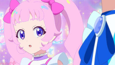 アニメ『ひみつのアイプリ』みつきとひまりは、別々の道を歩いても2人の未来は重なっていると信じて歌を届ける！ 第100話「We’re アイプリ」あらすじ＆先行カット