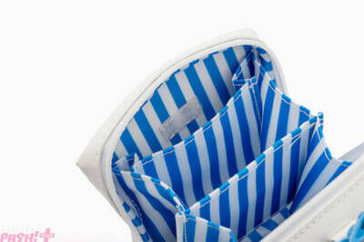 コンビニ「LAWSON(ローソン)」の看板がかわいい卓上ミラーやミニポーチに!? “そのまんま”付録になった公式ブック3種が宝島社より発売