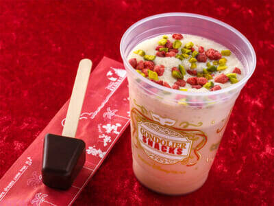 【ディズニー】「ディズニーストーリービヨンド」第三弾ではオシャレなカーニバルマスクや猫のニャーリオのかわいいぬいぐるみバッジが登場！ スペシャルグッズ＆スペシャルメニューを紹介