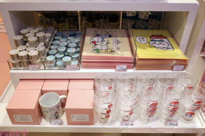 『ちいかわ』ファンは池袋へGO！ 思わずアピールしたくなるかわいいグッズや床まで要チェックの装飾など見どころ満載の「ちいかわらんど 池袋パルコ店」の店内をフォトレポートでお届け