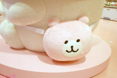 『ちいかわ』ファンは池袋へGO！ 思わずアピールしたくなるかわいいグッズや床まで要チェックの装飾など見どころ満載の「ちいかわらんど 池袋パルコ店」の店内をフォトレポートでお届け