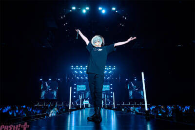 「すとぷり」ころんが黒王子衣装やショートジャケット姿で魅せる！ 『ころわん！ -あけおめライブ2026- inさいたまスーパーアリーナ』写真＆セトリ月ライブレポートが到着