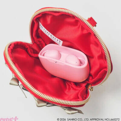 【サンリオ】「ハローキティ×Maison de FLEUR」待望のコラボが実現！ ブランドムックが“いちご”がテーマのかわいいケースやチャーム付きで登場