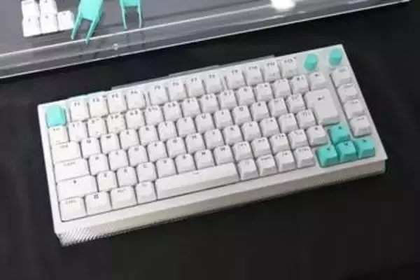ロジクール、アナログ/メカニカルを混在できるゲーミングキーボード「G512 X」
