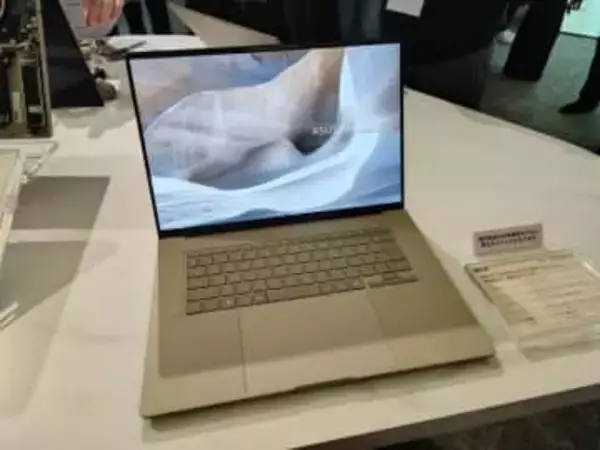 ASUS、Snapdragon X2搭載、16型でわずか1.2kgの「Zenbook SORA 16」