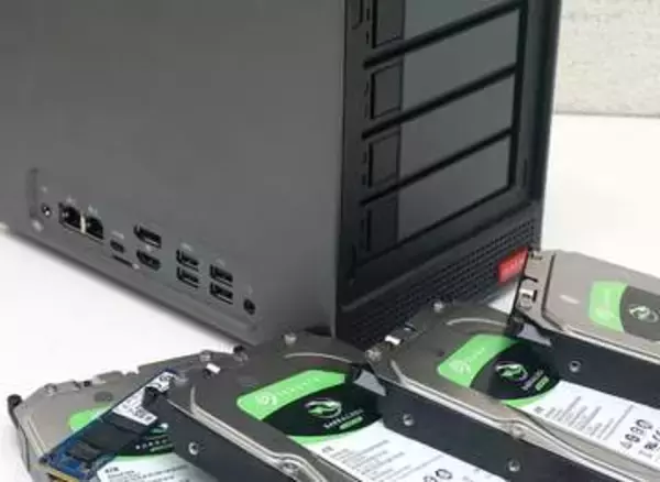 【買い物山脈】コンパクトで4台のHDDを搭載可能な「AOOSTAR WTR PRO」にTrueNASを入れてみた