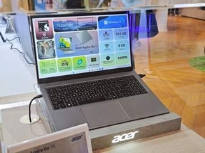 5万円以下、あとは謎。Snapdragon C搭載のAcer製ノートが公開中