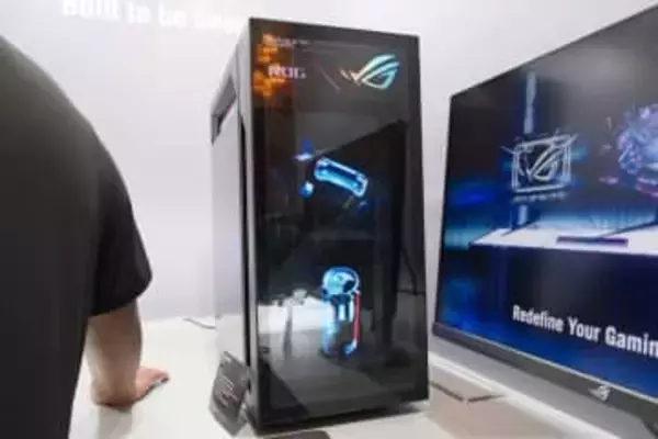 アニメや画像をケース前面/側面に映せるゲーミングPC「ROG G1000」